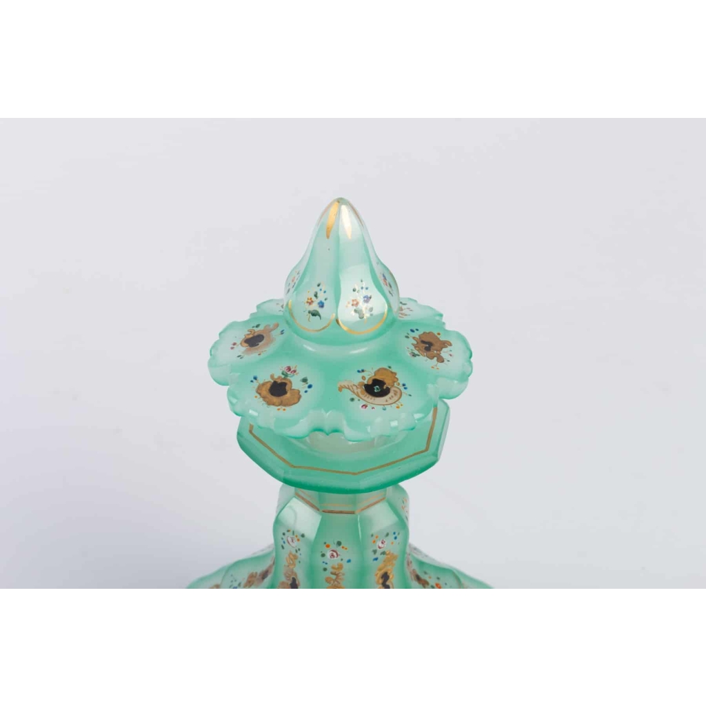 Flacon de parfum en opaline émaillée 19e siècle