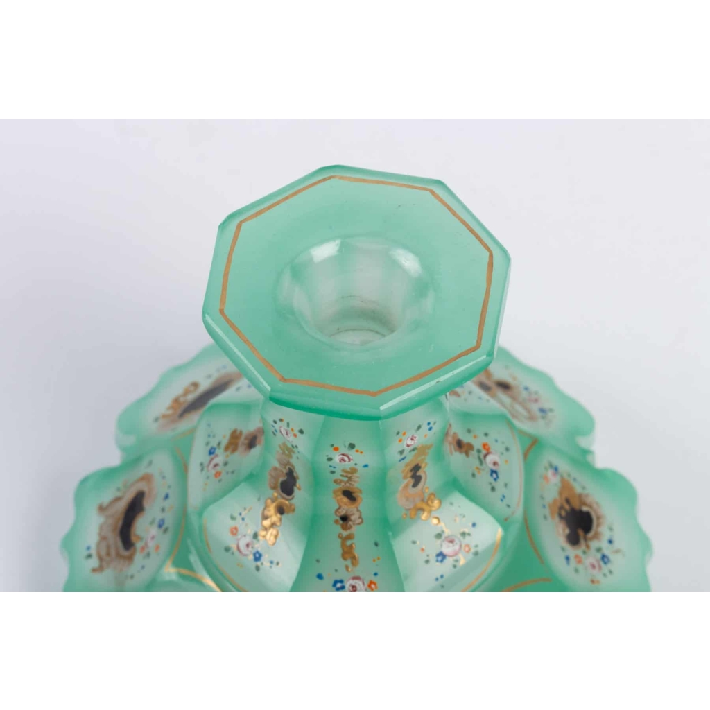 Flacon de parfum en opaline émaillée 19e siècle