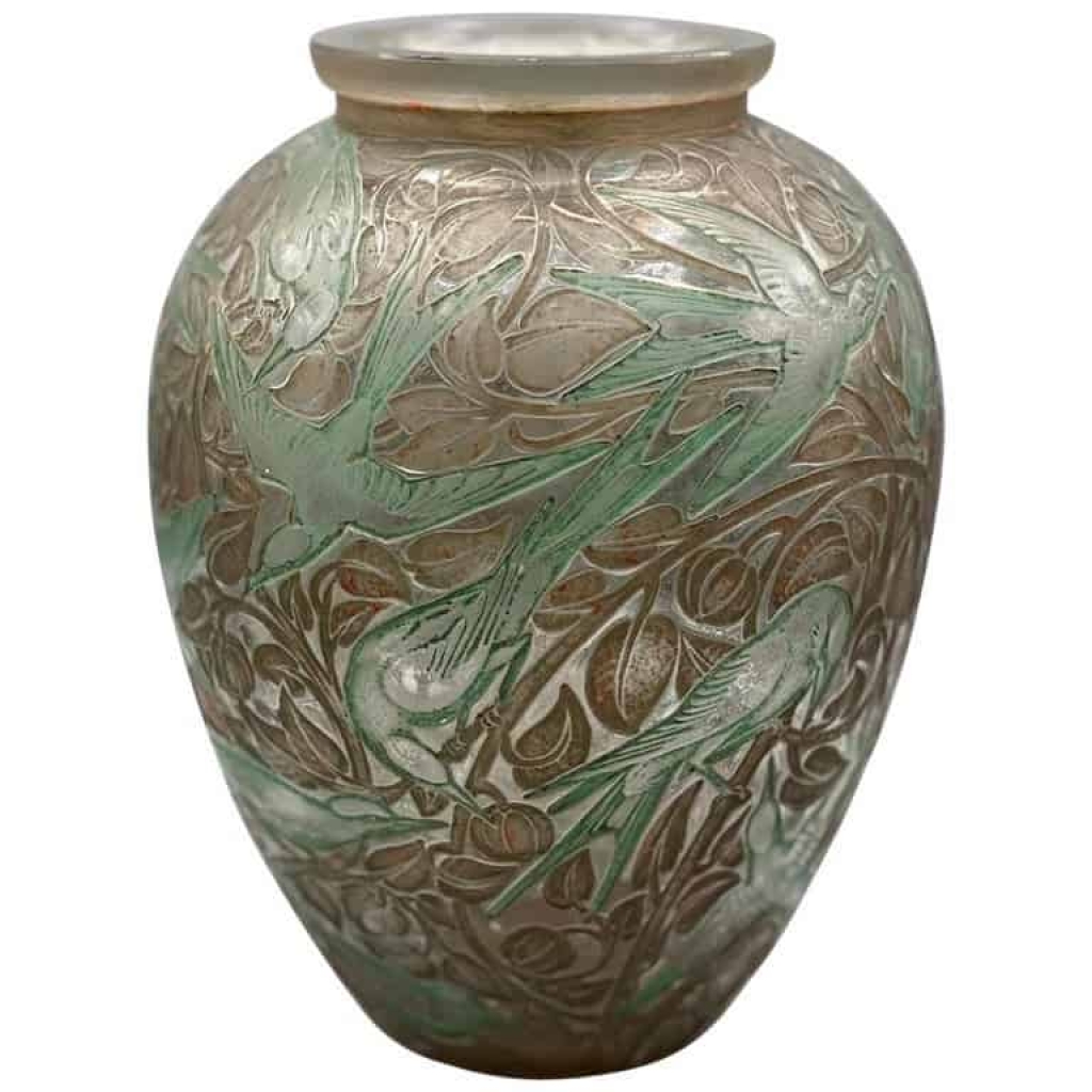 René LALIQUE : Vase « Martin Pêcheurs » Verre Blanc , Patine Sienne /Verte | Biron |||