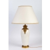Lampe blanche et or Chine XIXème | Biron Lampe blanche et or Chine XIXème