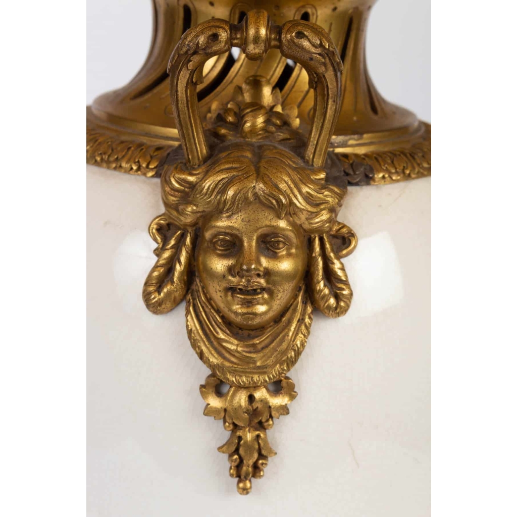 Lampe blanche et or Chine XIXème | Biron Lampe blanche et or Chine XIXème