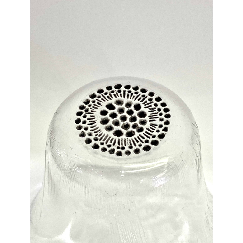 Suite de 12 Gobelets « Pavot » verre blanc émaillé noir d’origine de René LALIQUE | Biron Suite de 12 Gobelets "Pavot" verre blanc émaillé noir d'origine de René LALIQUE