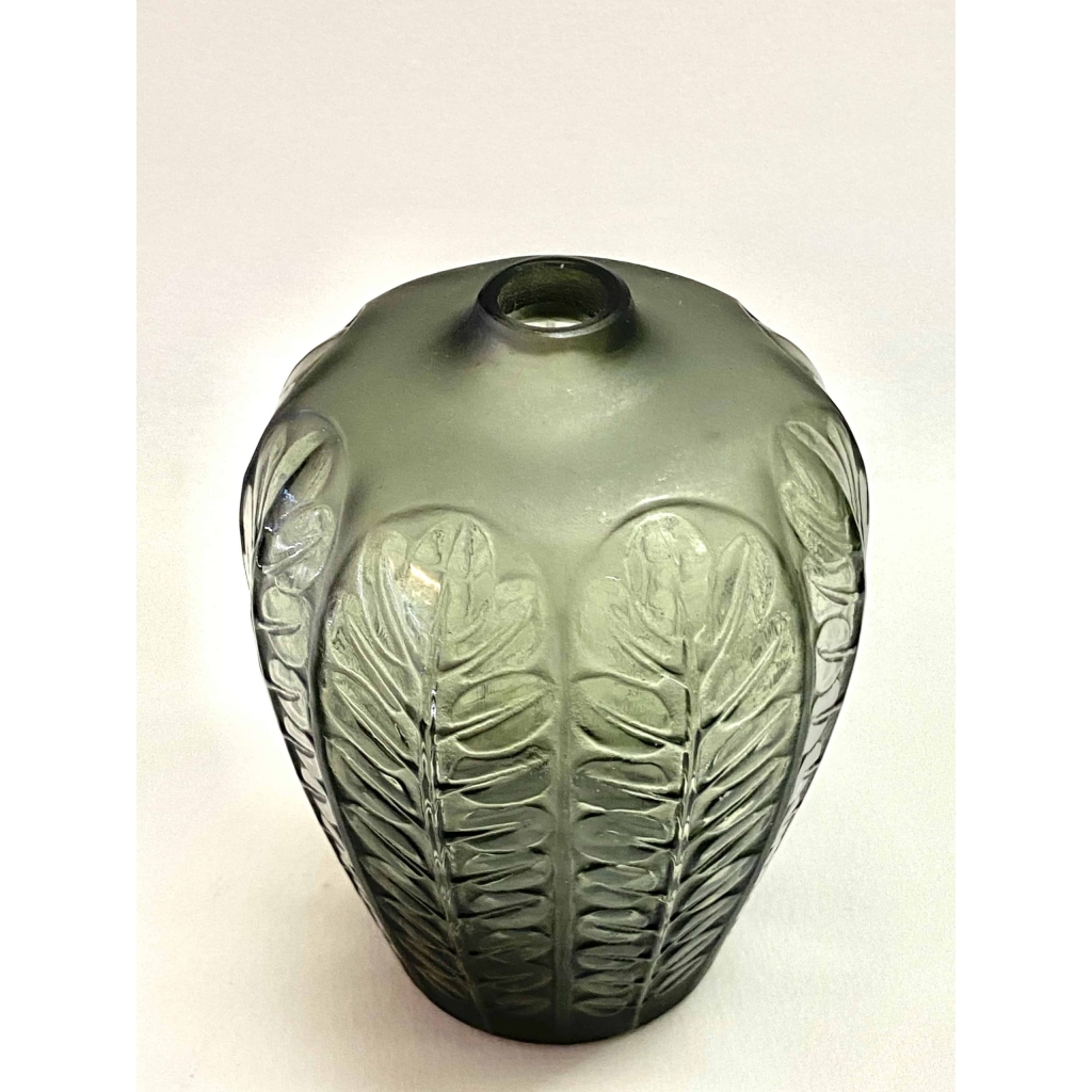 Vase « Tournai » verre gris de René LALIQUE | Biron Vase "Tournai" verre gris de René LALIQUE