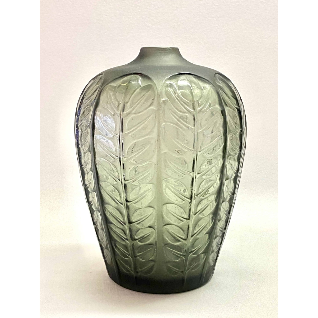 Vase « Tournai » verre gris de René LALIQUE | Biron Vase "Tournai" verre gris de René LALIQUE