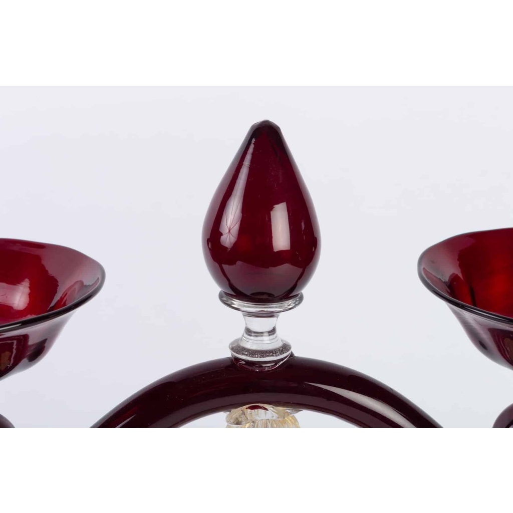 Un chandelier Venise (Murano) rouge avec 2 cygnes 1910 flag | Biron Un chandelier Venise (Murano) rouge avec 2 cygnes 1910 flag