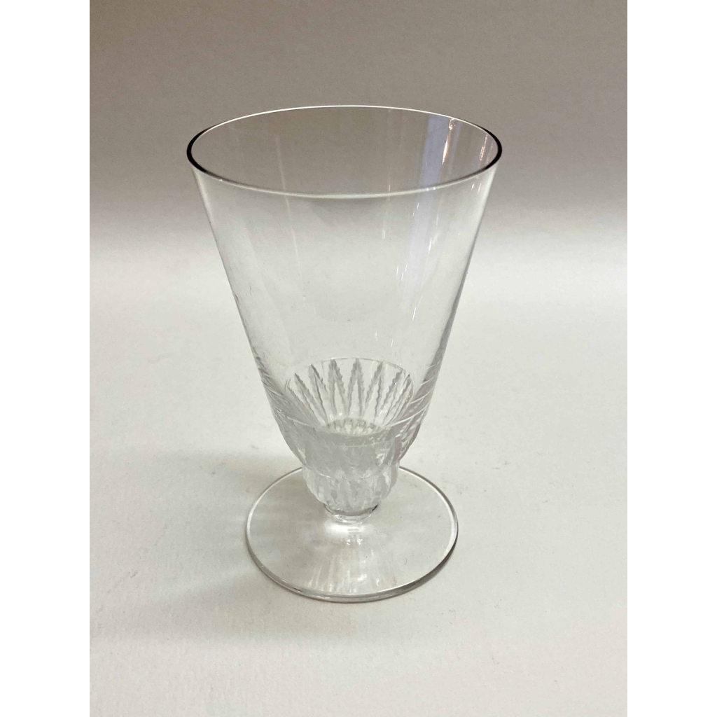 Suite de 12 Verres « Champigny » verre blanc de René LALIQUE | Biron Suite de 12 Verres "Champigny" verre blanc de René LALIQUE