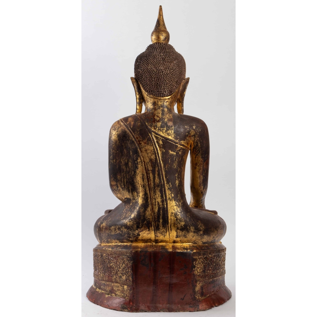 Bouddha en laque sèche, laqué, doré. Position de la prise de la terre à témoin. | Biron Bouddha en laque sèche, laqué, doré. Position de la prise de la terre à témoin.