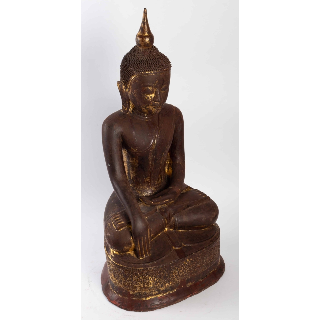 Bouddha en laque sèche, laqué, doré. Position de la prise de la terre à témoin. | Biron Bouddha en laque sèche, laqué, doré. Position de la prise de la terre à témoin.