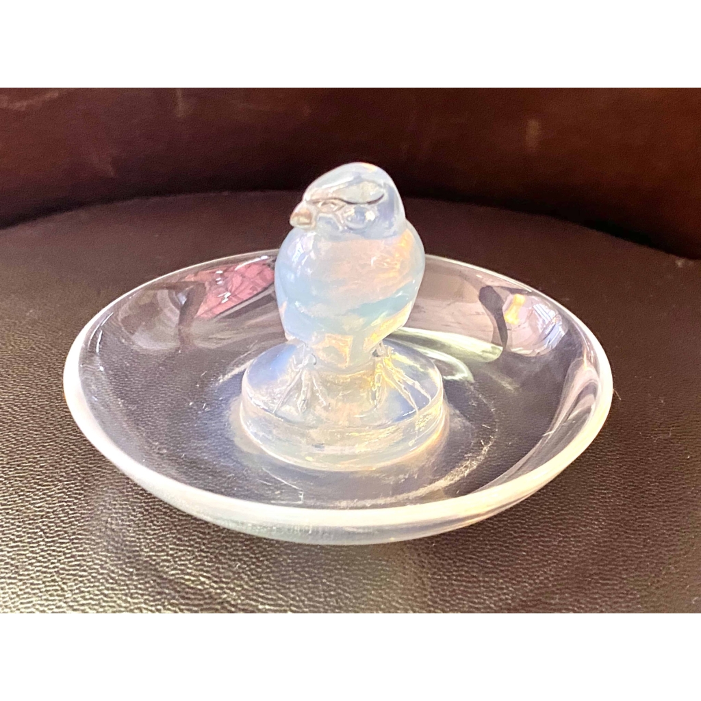 Cendrier Baguier « Moineau » verre opalescent de René LALIQUE | Biron Cendrier Baguier "Moineau" verre opalescent de René LALIQUE