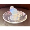 Cendrier Baguier « Moineau » verre opalescent de René LALIQUE | Biron Cendrier Baguier "Moineau" verre opalescent de René LALIQUE