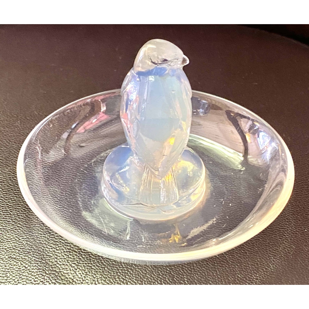 Cendrier Baguier « Moineau » verre opalescent de René LALIQUE | Biron Cendrier Baguier "Moineau" verre opalescent de René LALIQUE