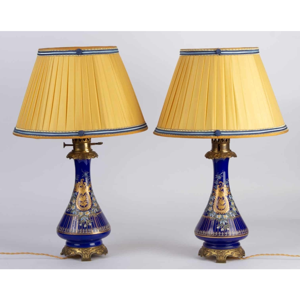 Paire de lampes bleues émaillées Napoléon III | Biron Paire de lampes bleues émaillées Napoléon III