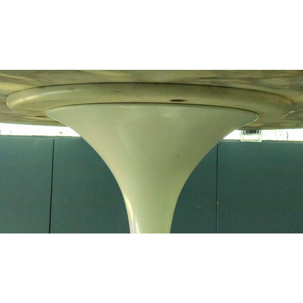 Knoll & Eero Saarinen : Table »Tulip » Marbre 137 cm | Biron Knoll & Eero Saarinen : Table"Tulip" Marbre 137 cm