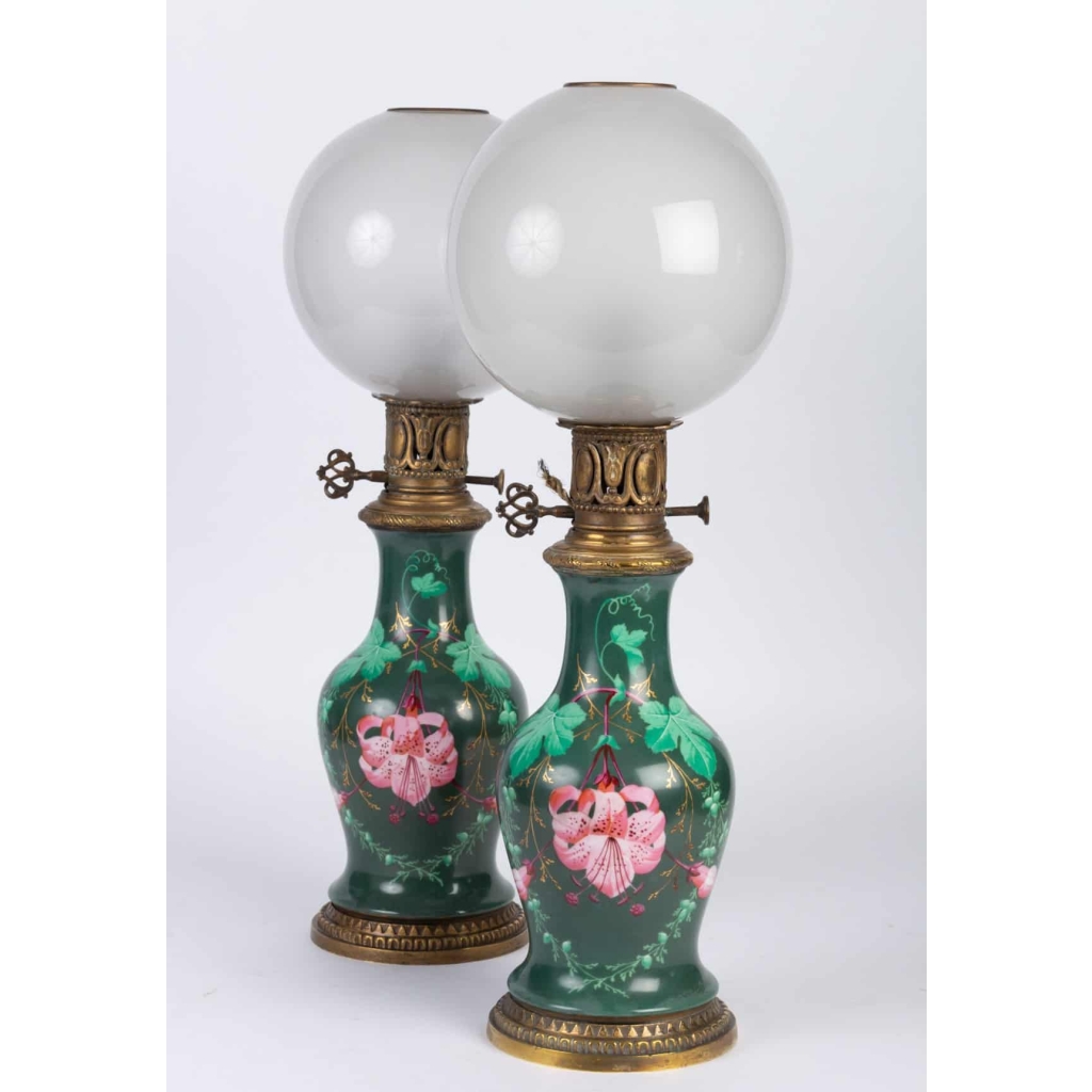 Paire de lampes vertes et fuchsia Napoléon III | Biron Paire de lampes vertes et fuchsia Napoléon III