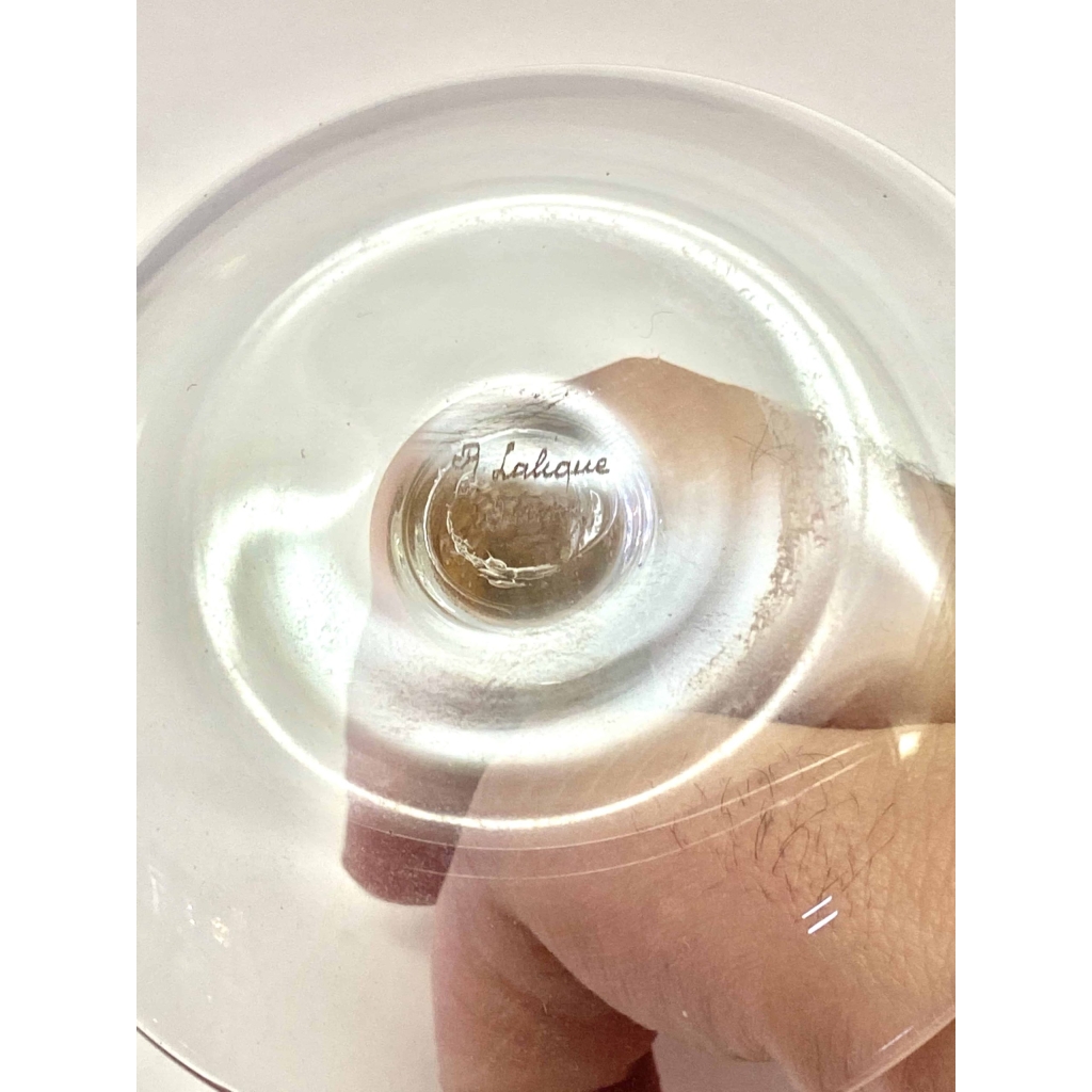 Cendrier Baguier « Clos Sainte-Odile » verre blanc patiné sépia de René LALIQUE | Biron Cendrier Baguier "Clos Sainte-Odile" verre blanc patiné sépia de René LALIQUE