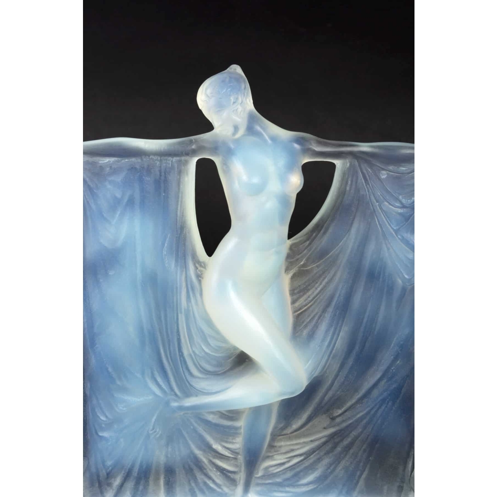 Statuette « Suzanne » verre opalescent de René LALIQUE | Biron Statuette "Suzanne" verre opalescent de René LALIQUE