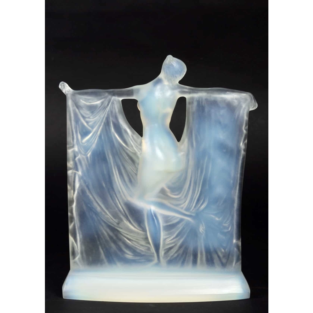 Statuette « Suzanne » verre opalescent de René LALIQUE | Biron Statuette "Suzanne" verre opalescent de René LALIQUE