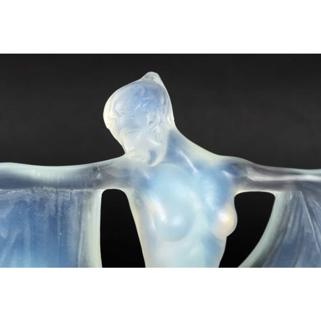 Statuette « Suzanne » verre opalescent de René LALIQUE | Biron Statuette "Suzanne" verre opalescent de René LALIQUE