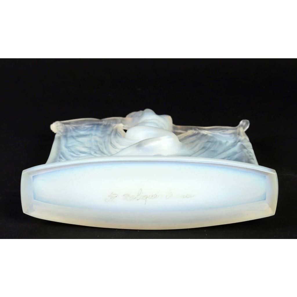 Statuette « Suzanne » verre opalescent de René LALIQUE | Biron Statuette "Suzanne" verre opalescent de René LALIQUE