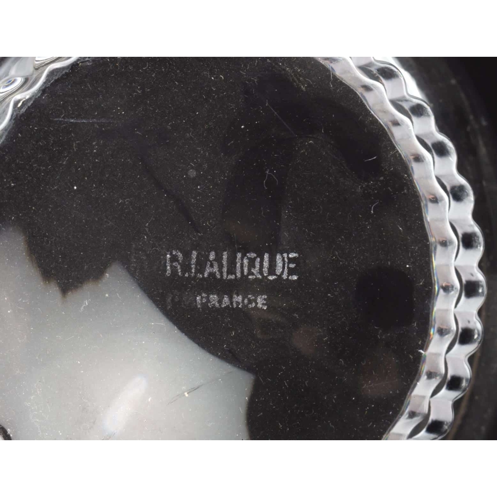 Suite de Huit 8 Bols a Main « Bambou » verre blanc de René LALIQUE | Biron Suite de Huit 8 Bols a Main "Bambou" verre blanc de René LALIQUE
