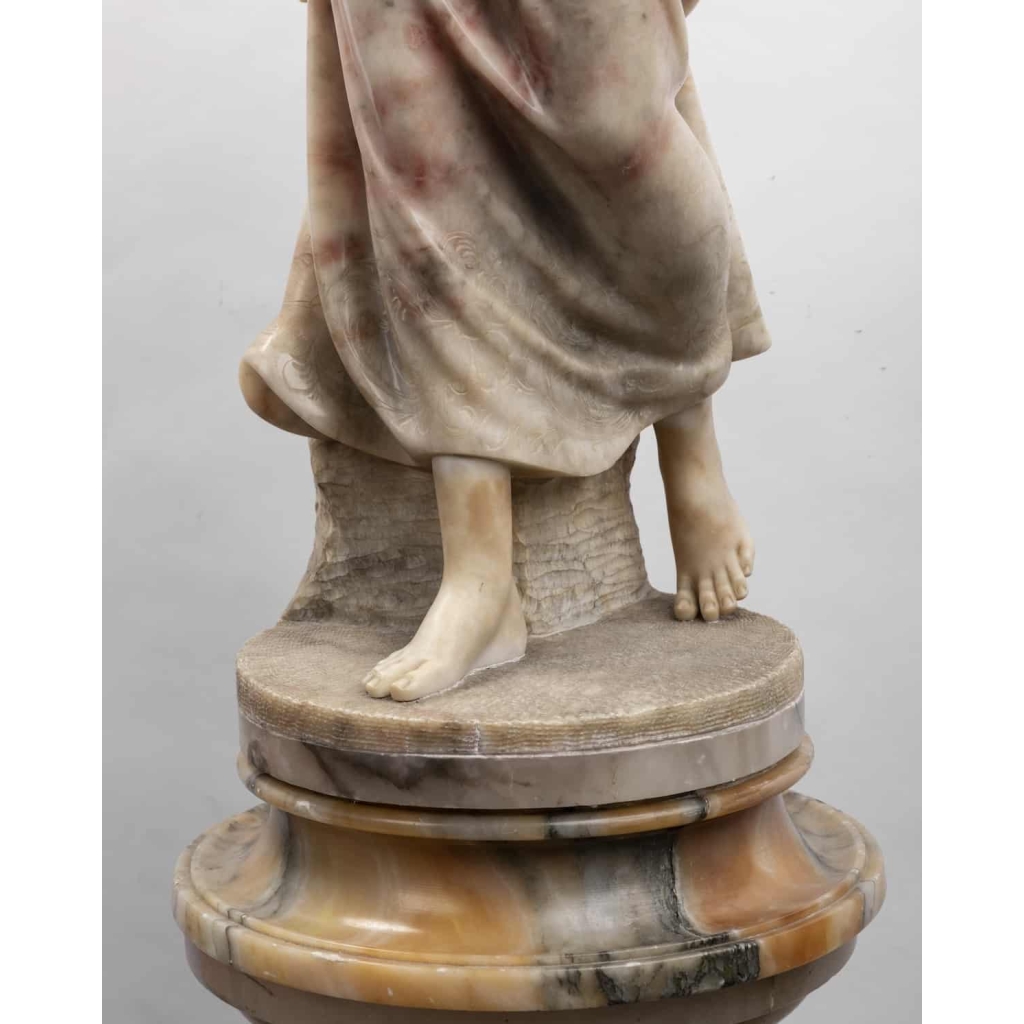 An Italian 19th Century Orientalist Alabaster Lamp Sculpture Attributed to Gugliemo Pugi (1850-1915). | Biron An Italian 19th Century Orientalist Alabaster Lamp Sculpture Attributed to Gugliemo Pugi (1850-1915).