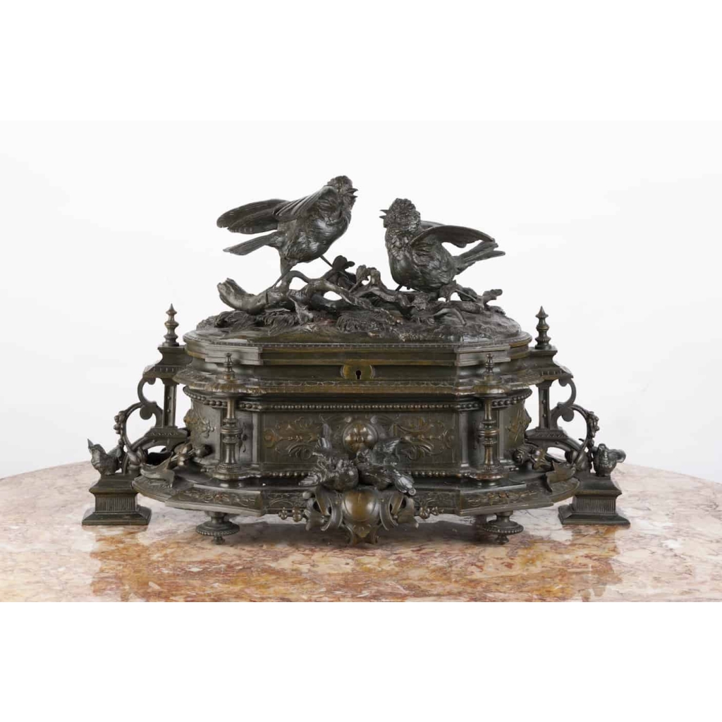 A Charming 19th Century Patinated Bronze Jewelry Box By Jules Moigniez (1835-1894) | Biron A Charming 19th Century Patinated Bronze Jewelry Box By Jules Moigniez (1835-1894)