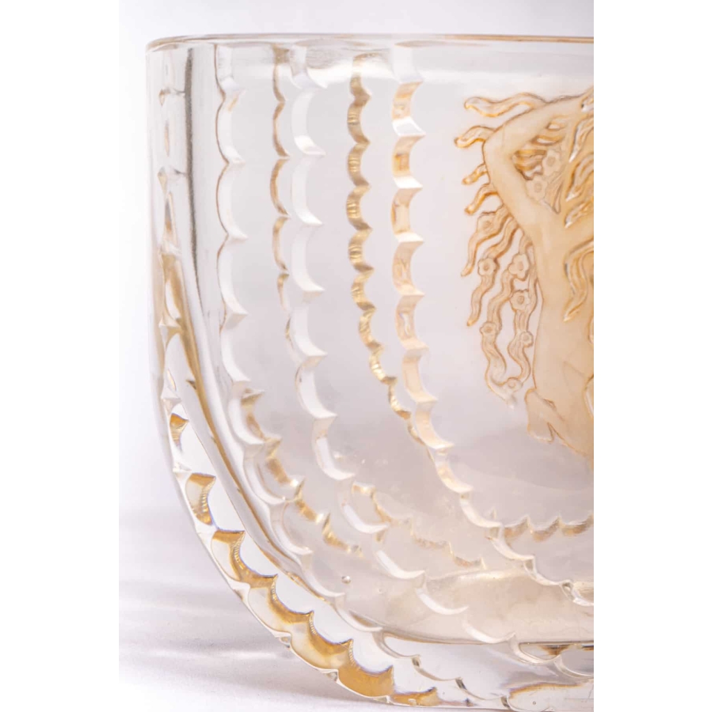 Vase « Flore » verre blanc patiné sépia de René LALIQUE | Biron Vase "Flore" verre blanc patiné sépia de René LALIQUE