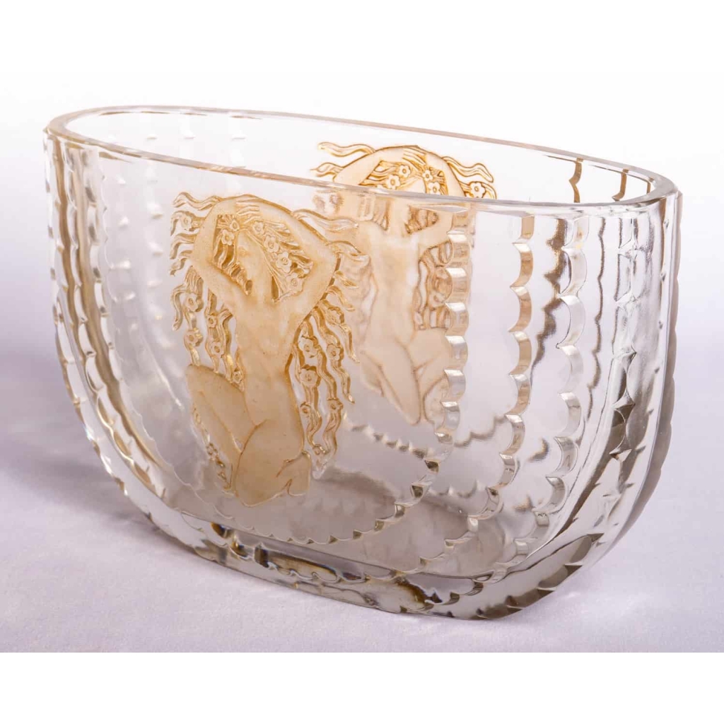 Vase « Flore » verre blanc patiné sépia de René LALIQUE | Biron Vase "Flore" verre blanc patiné sépia de René LALIQUE