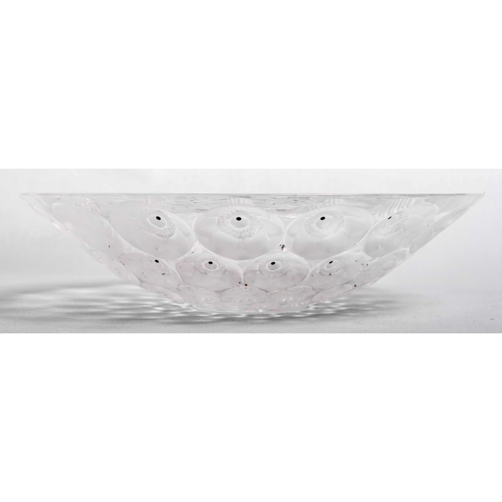 Coupe « Anémones » cristal incolore émaillé noir de LALIQUE FRANCE | Biron Coupe "Anémones" cristal incolore émaillé noir de LALIQUE FRANCE