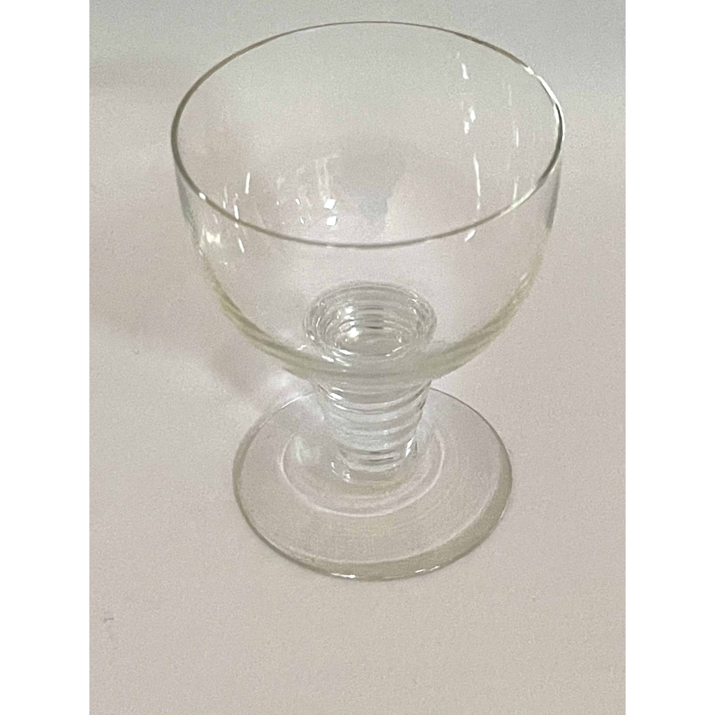 Suite de Huit 8 Verres à Vin « Tonnerre » verre blanc de René LALIQUE | Biron Suite de Huit 8 Verres à Vin "Tonnerre" verre blanc de René LALIQUE