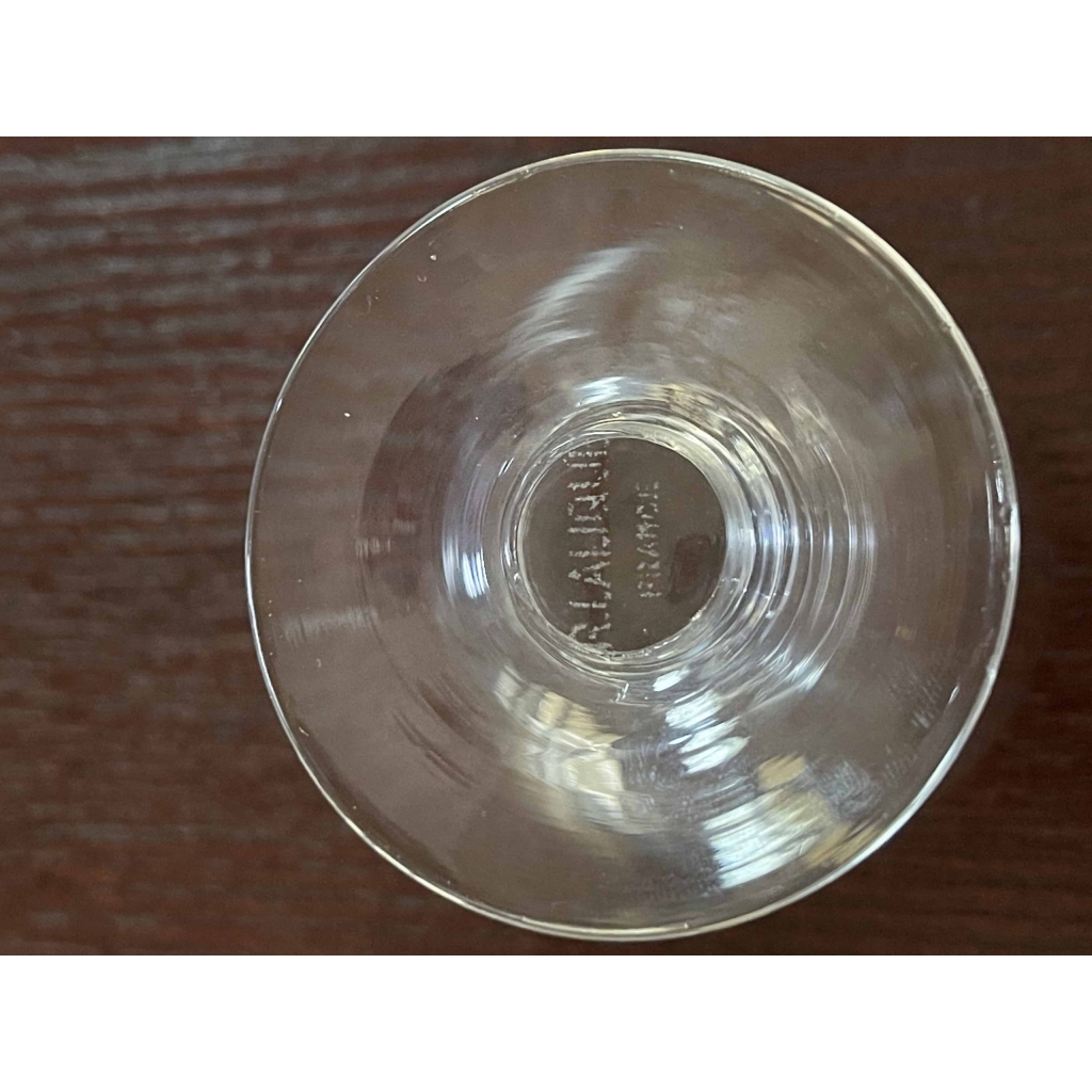 Suite de Huit 8 Verres à Vin « Tonnerre » verre blanc de René LALIQUE | Biron Suite de Huit 8 Verres à Vin "Tonnerre" verre blanc de René LALIQUE