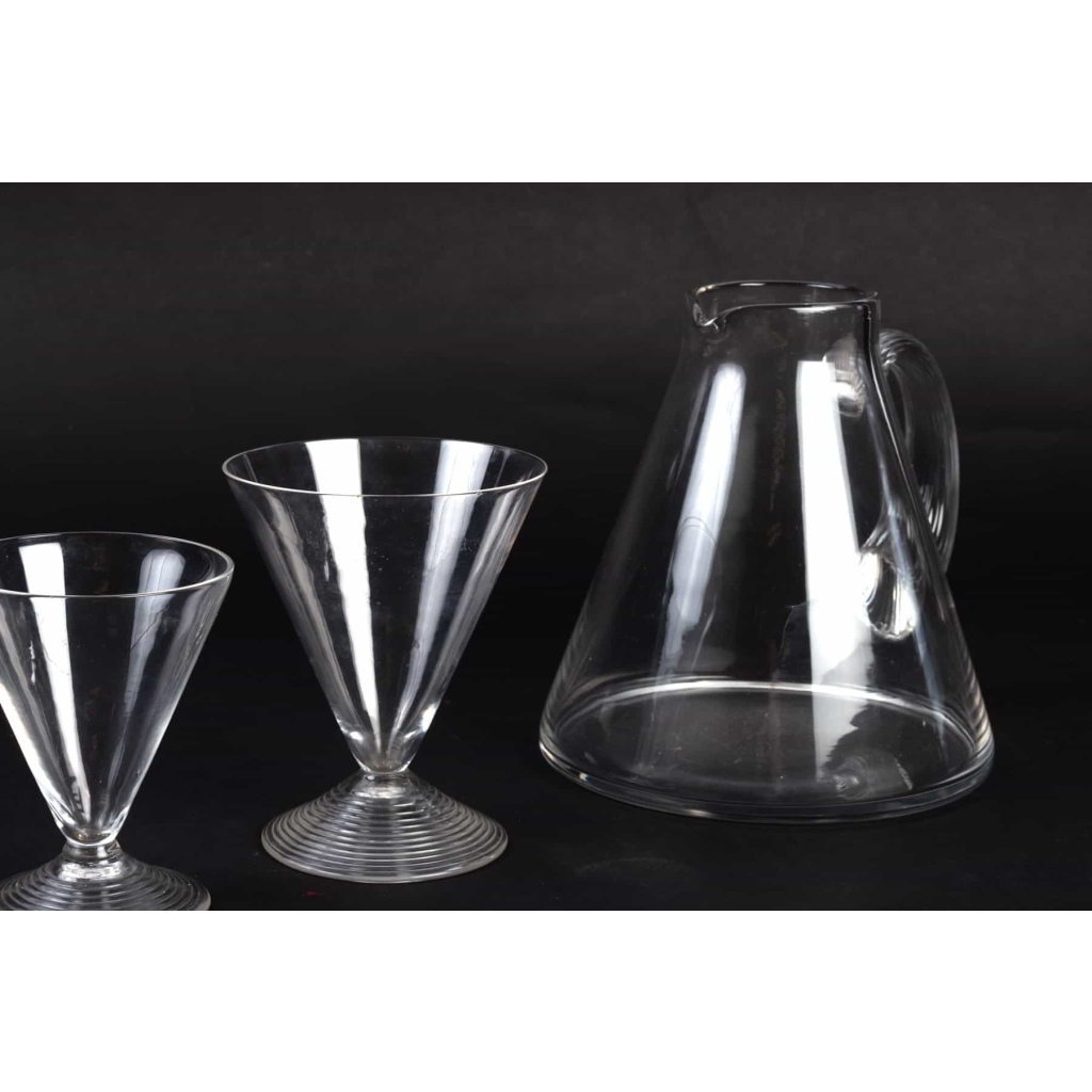 Service « Arbois » verre blanc de René LALIQUE – 40 verres, 1 broc | Biron Service "Arbois" verre blanc de René LALIQUE - 40 verres, 1 broc