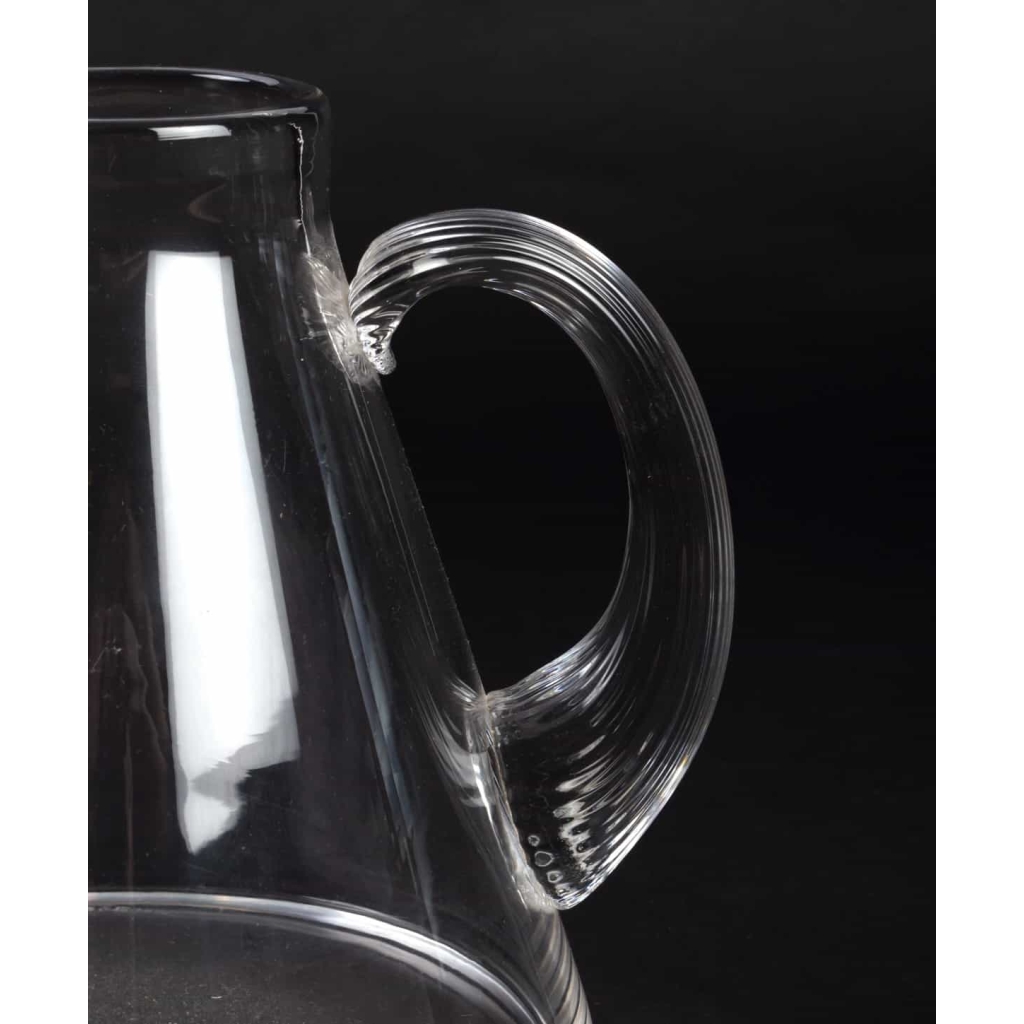 Service « Arbois » verre blanc de René LALIQUE – 40 verres, 1 broc | Biron Service "Arbois" verre blanc de René LALIQUE - 40 verres, 1 broc