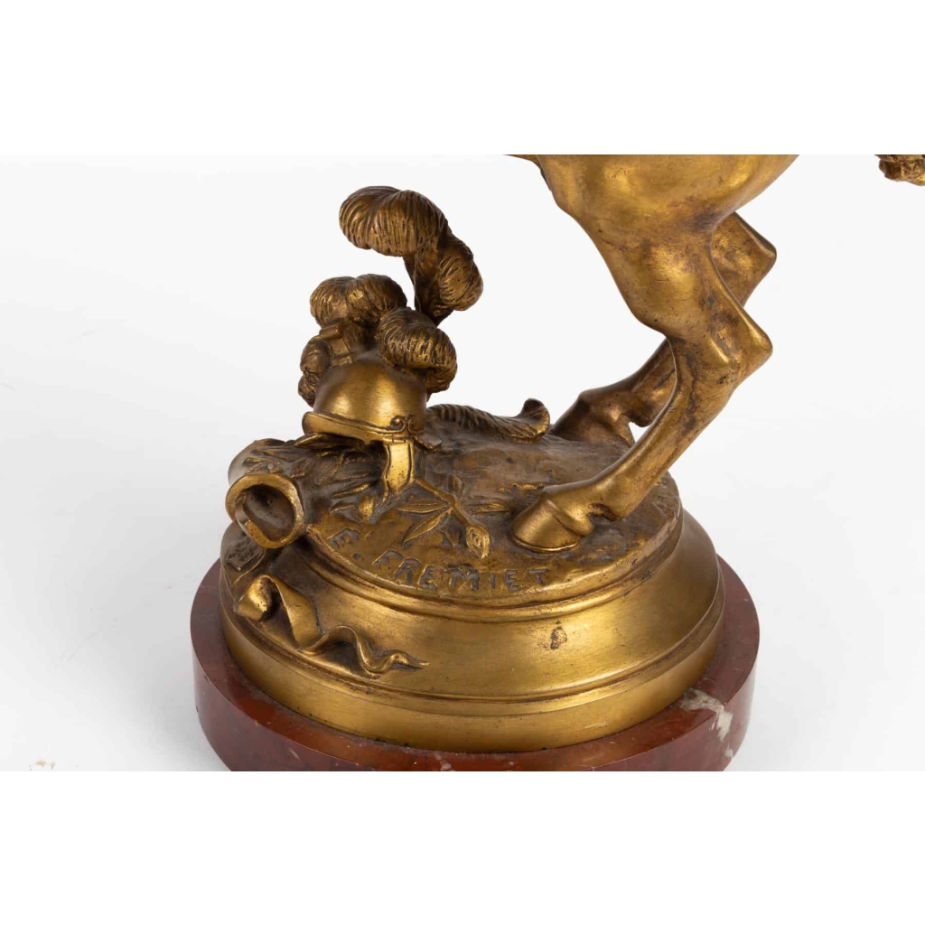 Sculpture en bronze doré de FREMIET Napoléon III 19e siècle | Biron Sculpture en bronze doré de FREMIET Napoléon III 19e siècle