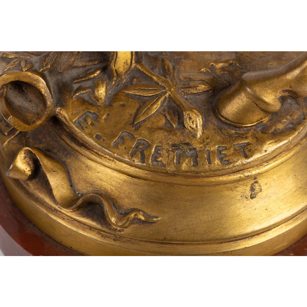 Sculpture en bronze doré de FREMIET Napoléon III 19e siècle | Biron Sculpture en bronze doré de FREMIET Napoléon III 19e siècle