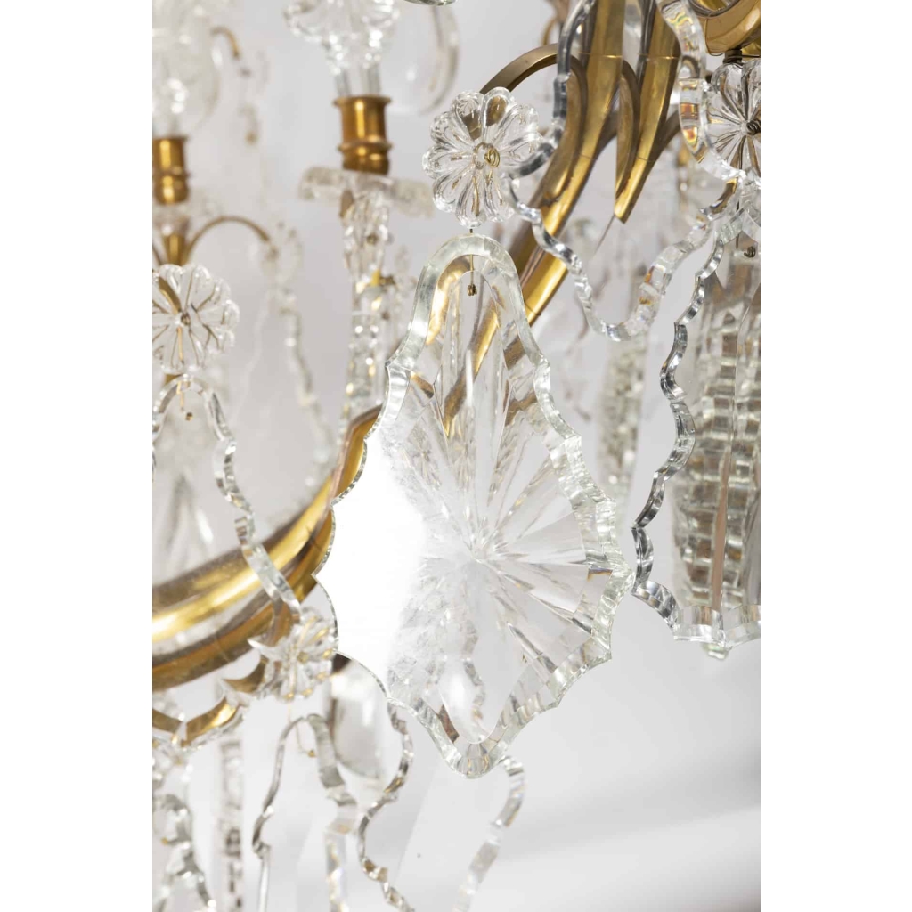 FRENCH LATE 19th CENTURY LOUIS XV PERIOD ORMULU AND CRYSTAL CHANDELIER FRENCH LATE 19th CENTURY LOUIS XV PERIOD ORMULU AND CRYSTAL CHANDELIER