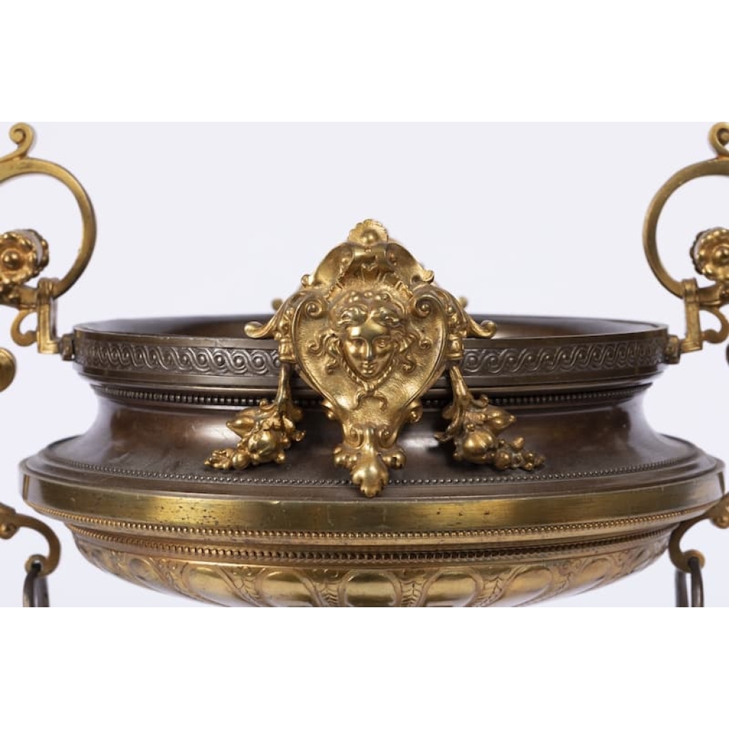 A French 19th Century Napoléon III Ormulu and Patinated Bronze Centerpiece. | Biron A French 19th Century Napoléon III Ormulu and Patinated Bronze Centerpiece.