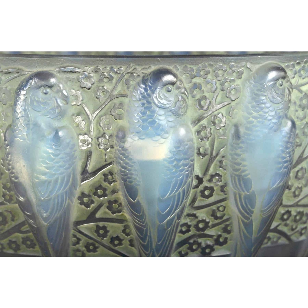 Coupe « Perruches » verre opalescent patiné vert de René LALIQUE | Biron Coupe "Perruches" verre opalescent patiné vert de René LALIQUE