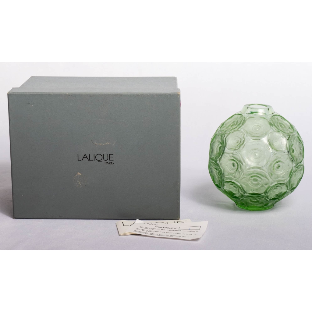 Vase « Anémones » cristal vert clair de LALIQUE FRANCE | Biron |||||||||||