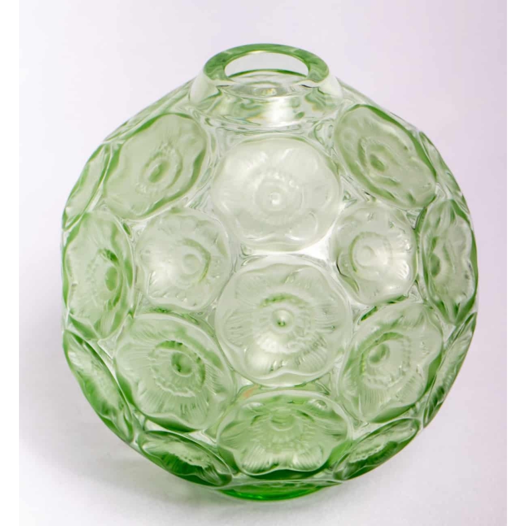 Vase « Anémones » cristal vert clair de LALIQUE FRANCE | Biron Vase "Anémones" cristal vert clair de LALIQUE FRANCE