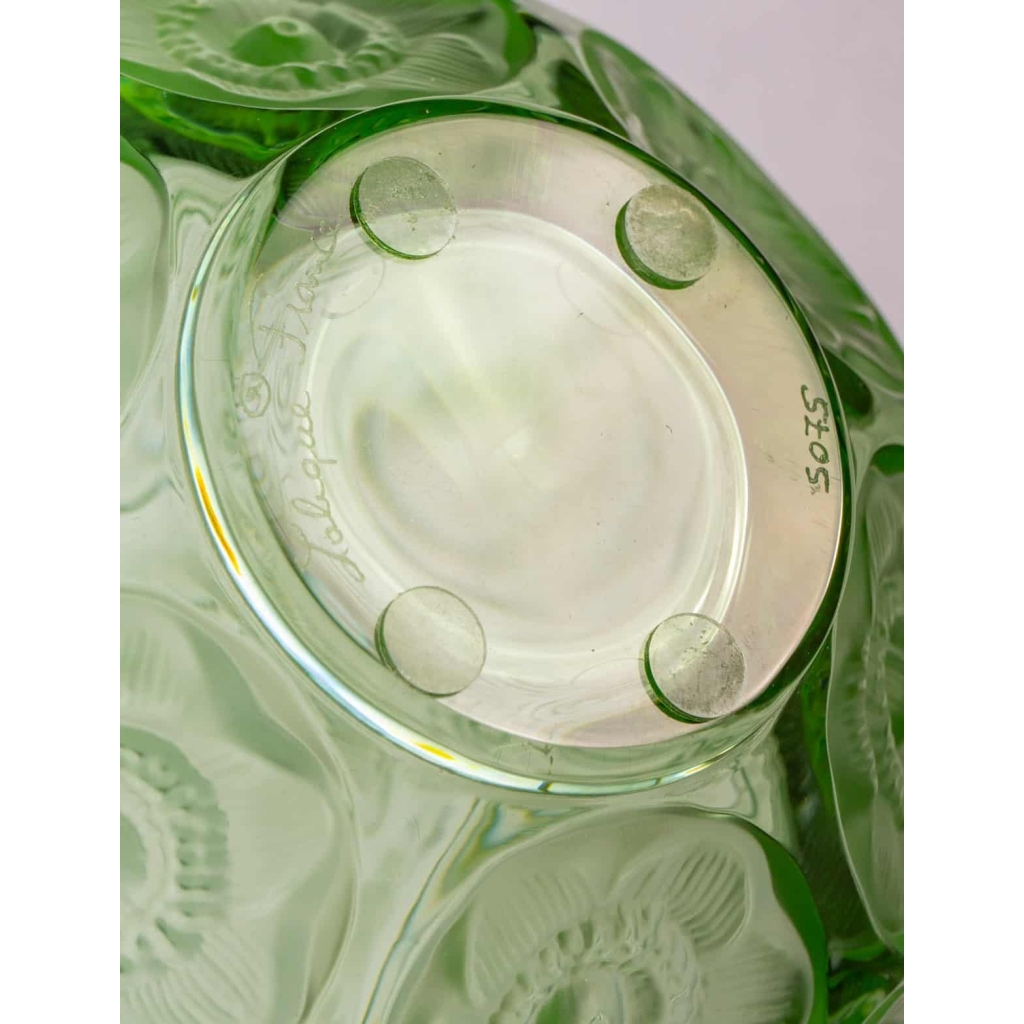Vase « Anémones » cristal vert clair de LALIQUE FRANCE | Biron Vase "Anémones" cristal vert clair de LALIQUE FRANCE