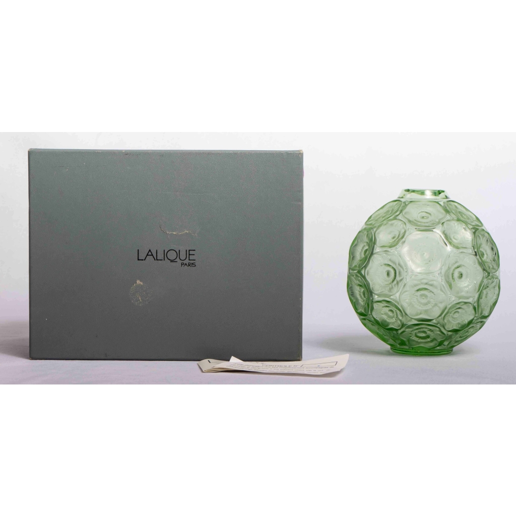 Vase « Anémones » cristal vert clair de LALIQUE FRANCE | Biron Vase "Anémones" cristal vert clair de LALIQUE FRANCE