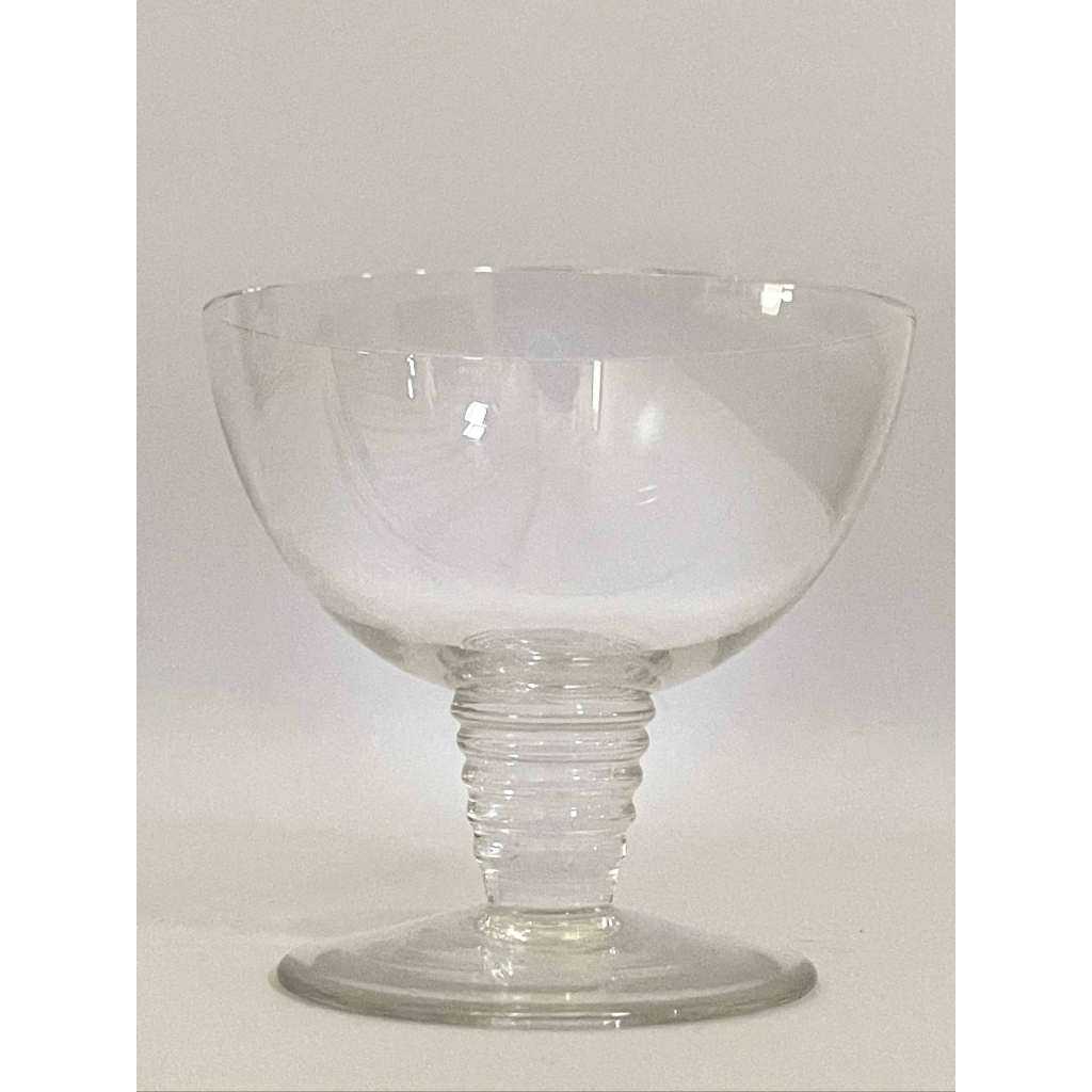 Suite de Dix 10 Coupes à Champagne « Tonnerre » verre blanc de René LALIQUE | Biron Suite de Dix 10 Coupes à Champagne "Tonnerre" verre blanc de René LALIQUE