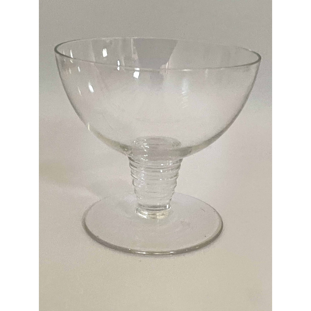 Suite de Dix 10 Coupes à Champagne « Tonnerre » verre blanc de René LALIQUE | Biron Suite de Dix 10 Coupes à Champagne "Tonnerre" verre blanc de René LALIQUE