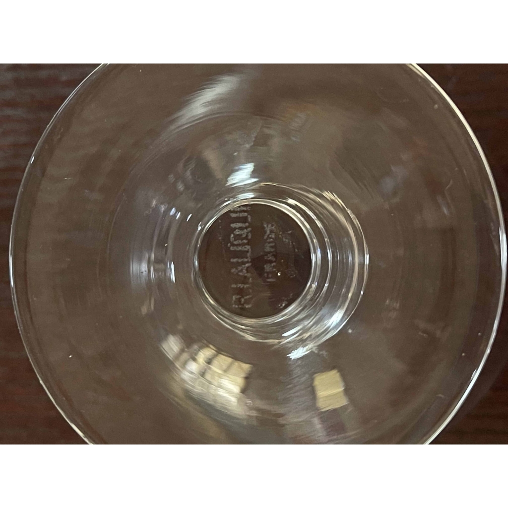 Suite de Dix 10 Coupes à Champagne « Tonnerre » verre blanc de René LALIQUE | Biron Suite de Dix 10 Coupes à Champagne "Tonnerre" verre blanc de René LALIQUE