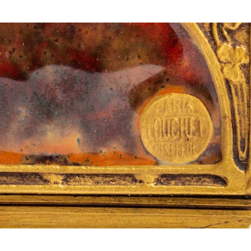 Boîte à Timbres en agathe et bronze signé Louchet à Paris. | Biron Boîte à Timbres en agathe et bronze signé Louchet à Paris.