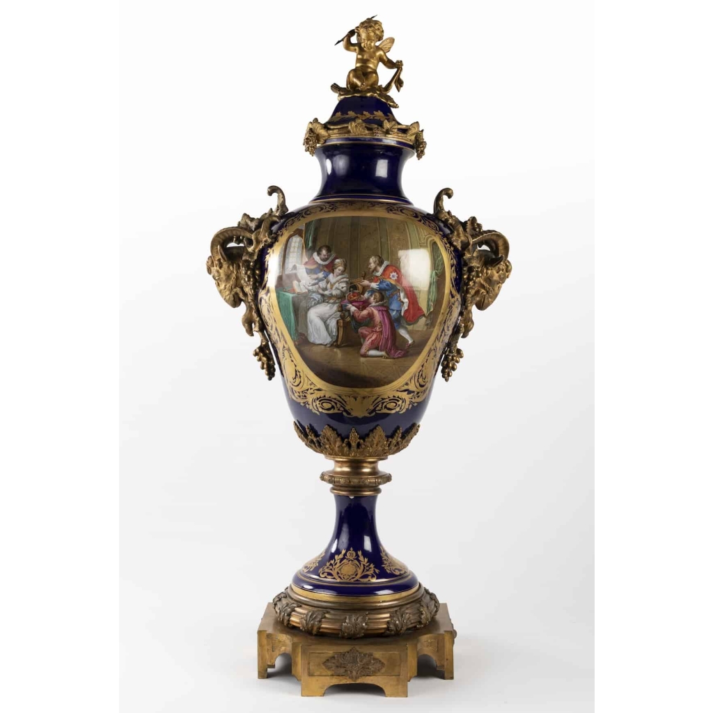 A French 19th Century Louis XVI St. Cobalt Blue Sèvres Porcelain And Orumulu Vase. 2