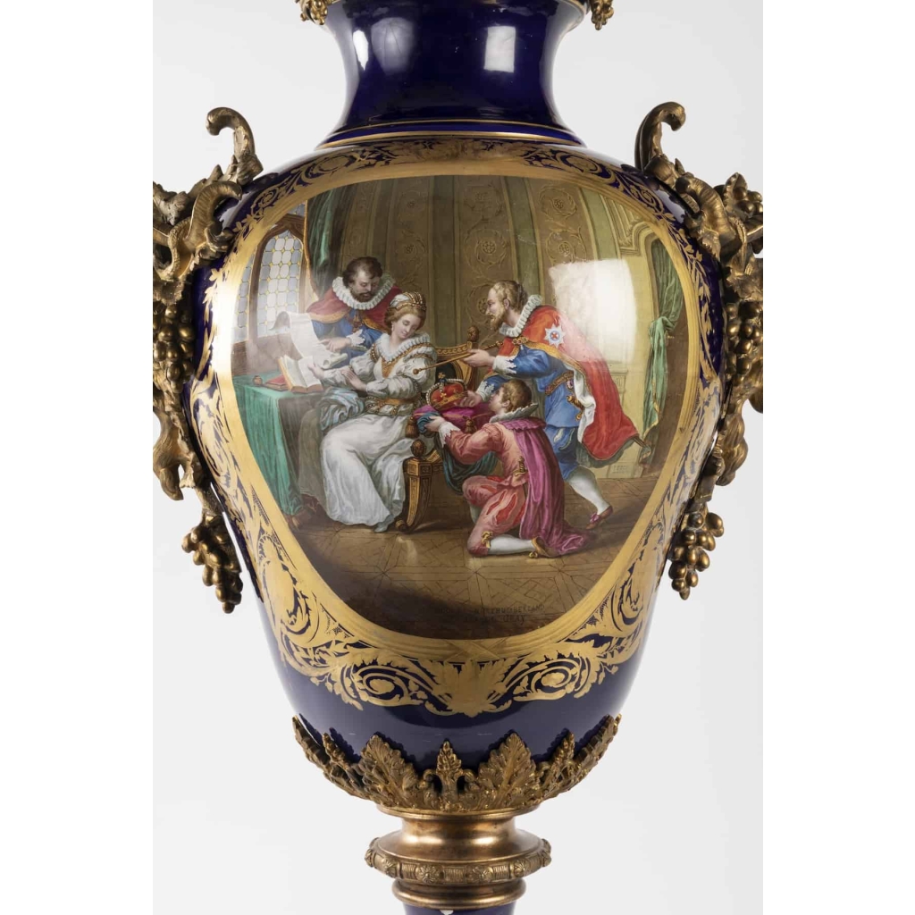 A French 19th Century Louis XVI St. Cobalt Blue Sèvres Porcelain And Orumulu Vase. 6
