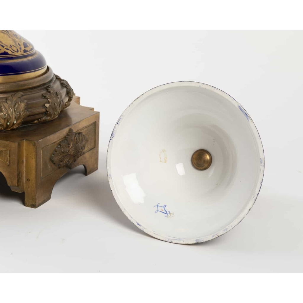 A French 19th Century Louis XVI St. Cobalt Blue Sèvres Porcelain And Orumulu Vase. 7