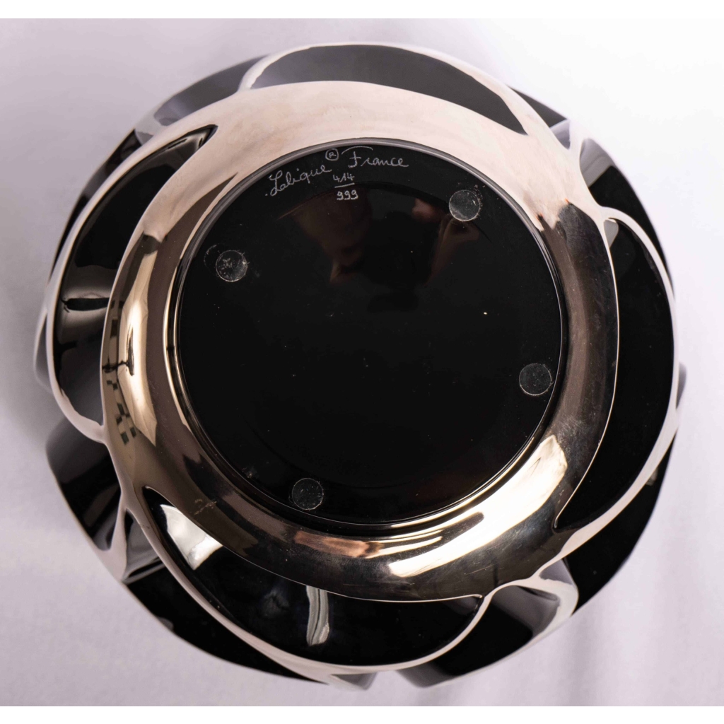 Vase « Tourbillons » cristal noir émaillé platine de LALIQUE FRANCE d’après un modèle de René LALIQUE | Biron Vase "Tourbillons" cristal noir émaillé platine de LALIQUE FRANCE d'après un modèle de René LALIQUE